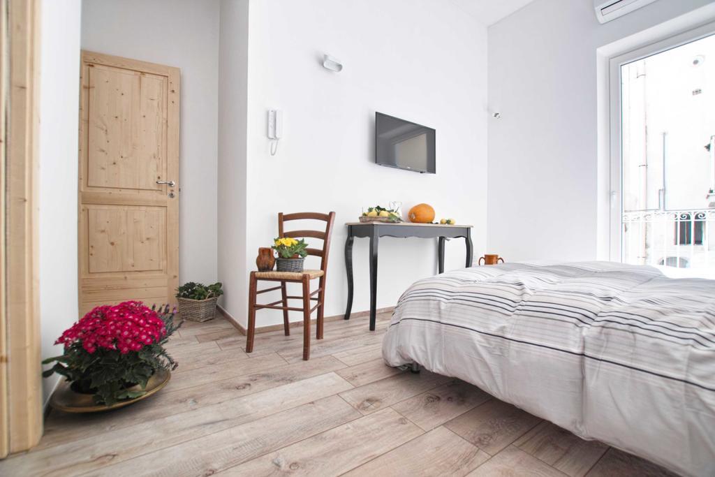 Porta Degli Antichi Casali Bed & Breakfast Конверсано Екстериор снимка